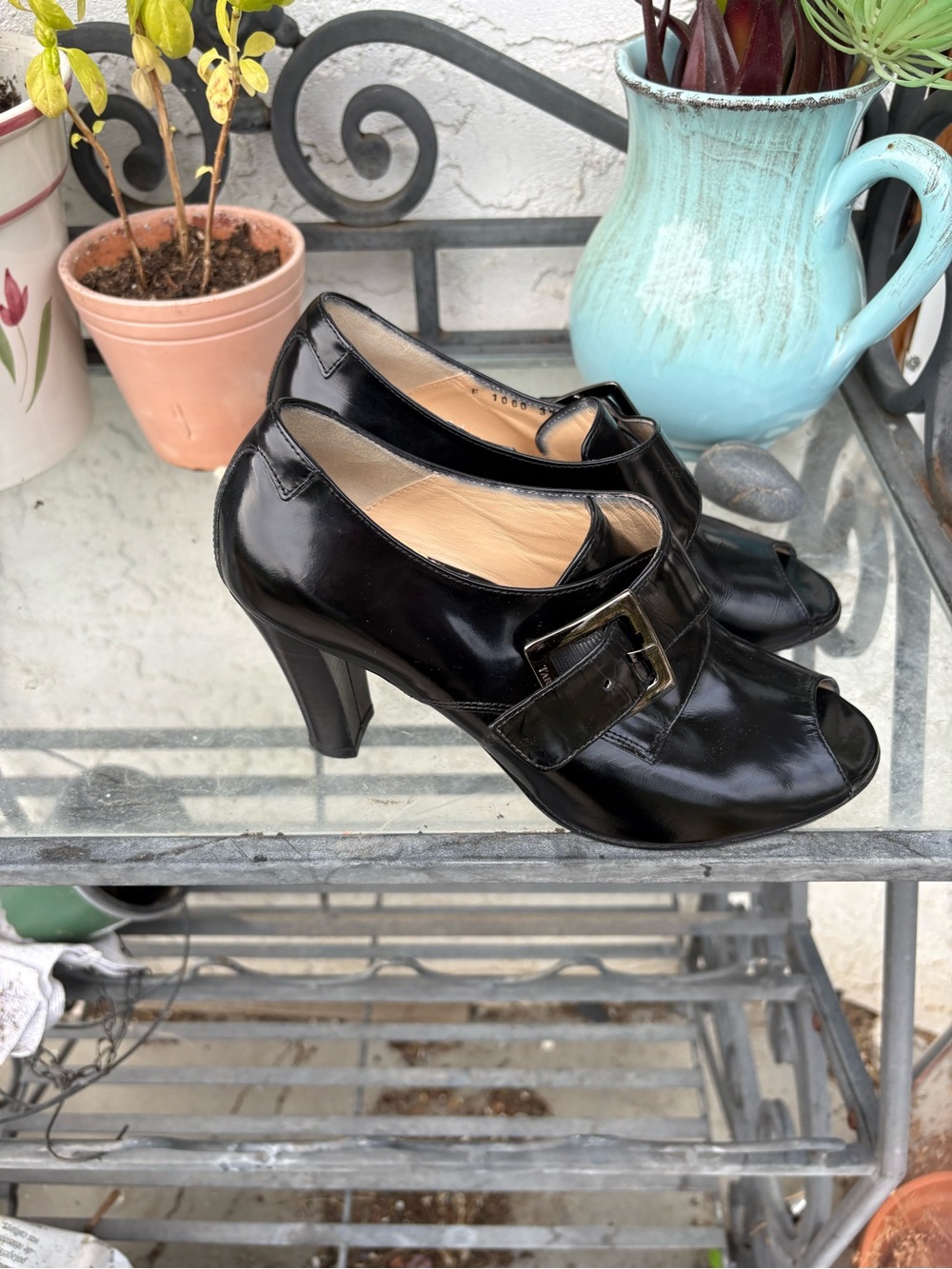 Black Leather Shies From Italy